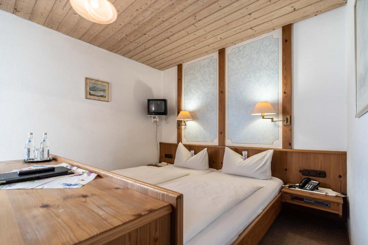 Hotel-Gasthof Zum Dragoner Peiting Esterno foto