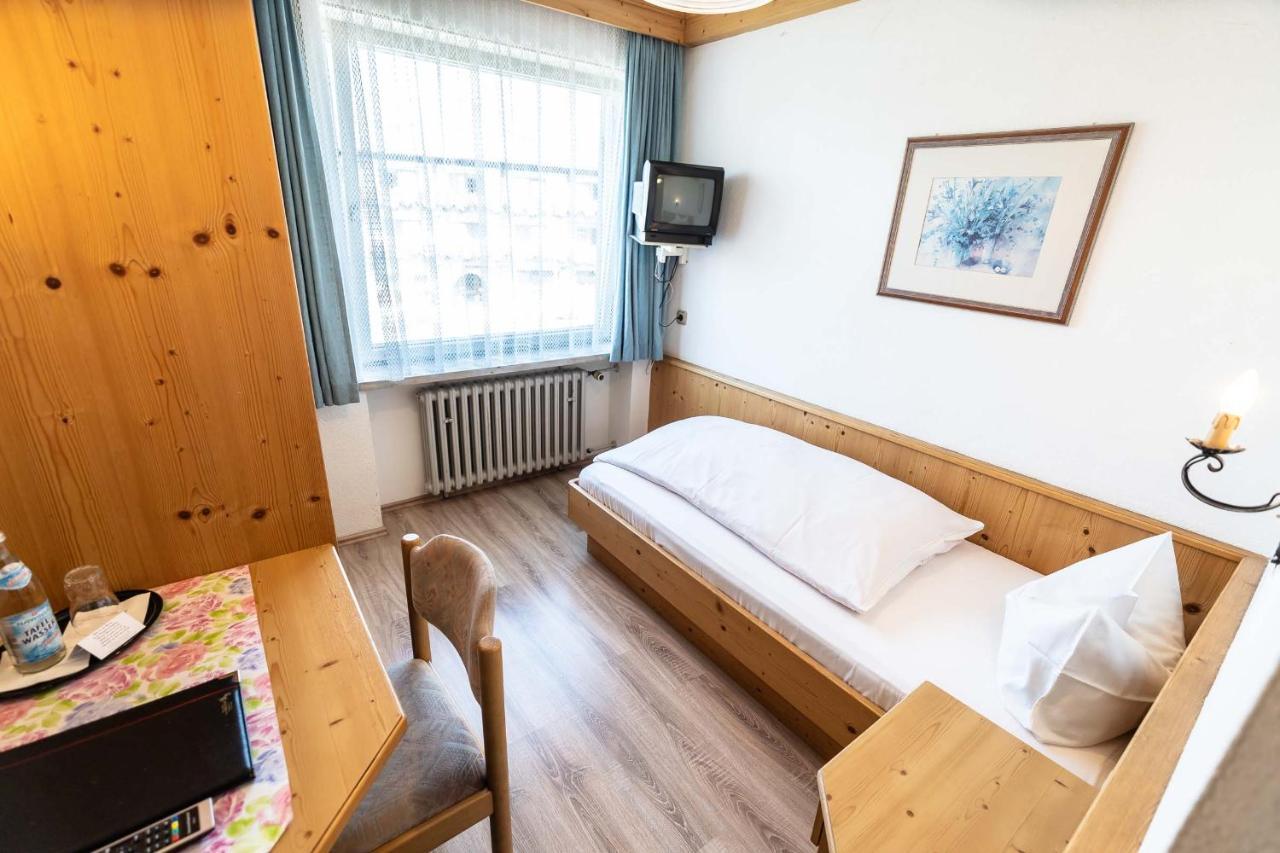 Hotel-Gasthof Zum Dragoner Peiting Esterno foto