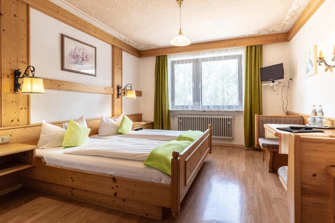 Hotel-Gasthof Zum Dragoner Peiting Esterno foto